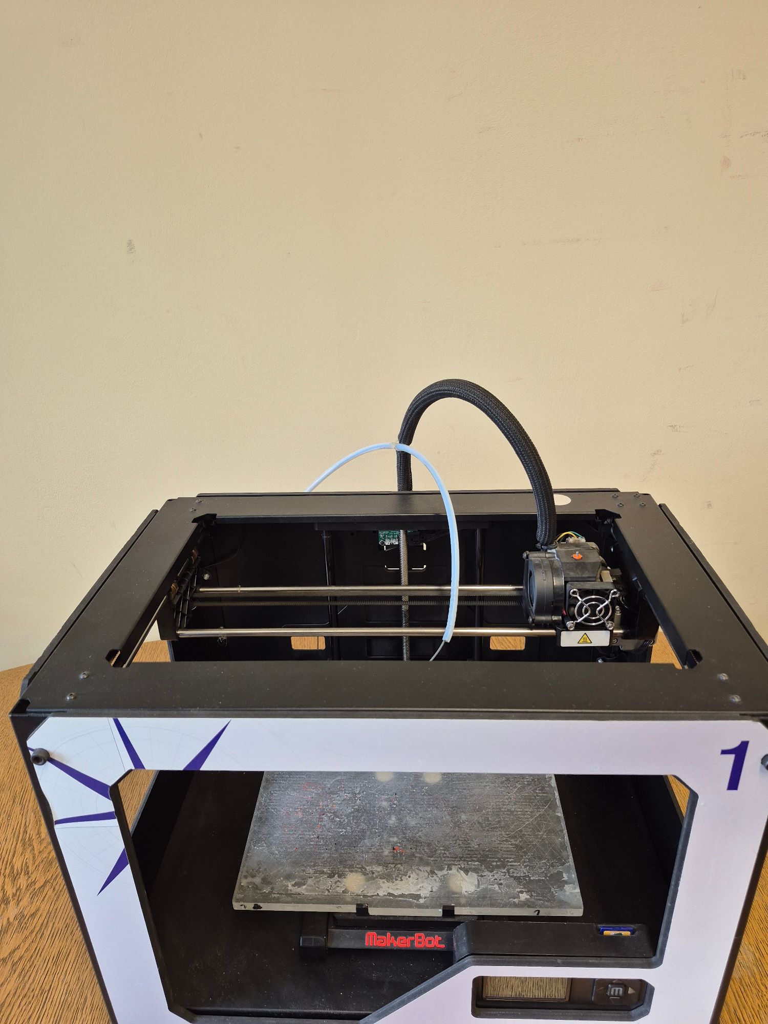 widok z góry drukarki 3d
