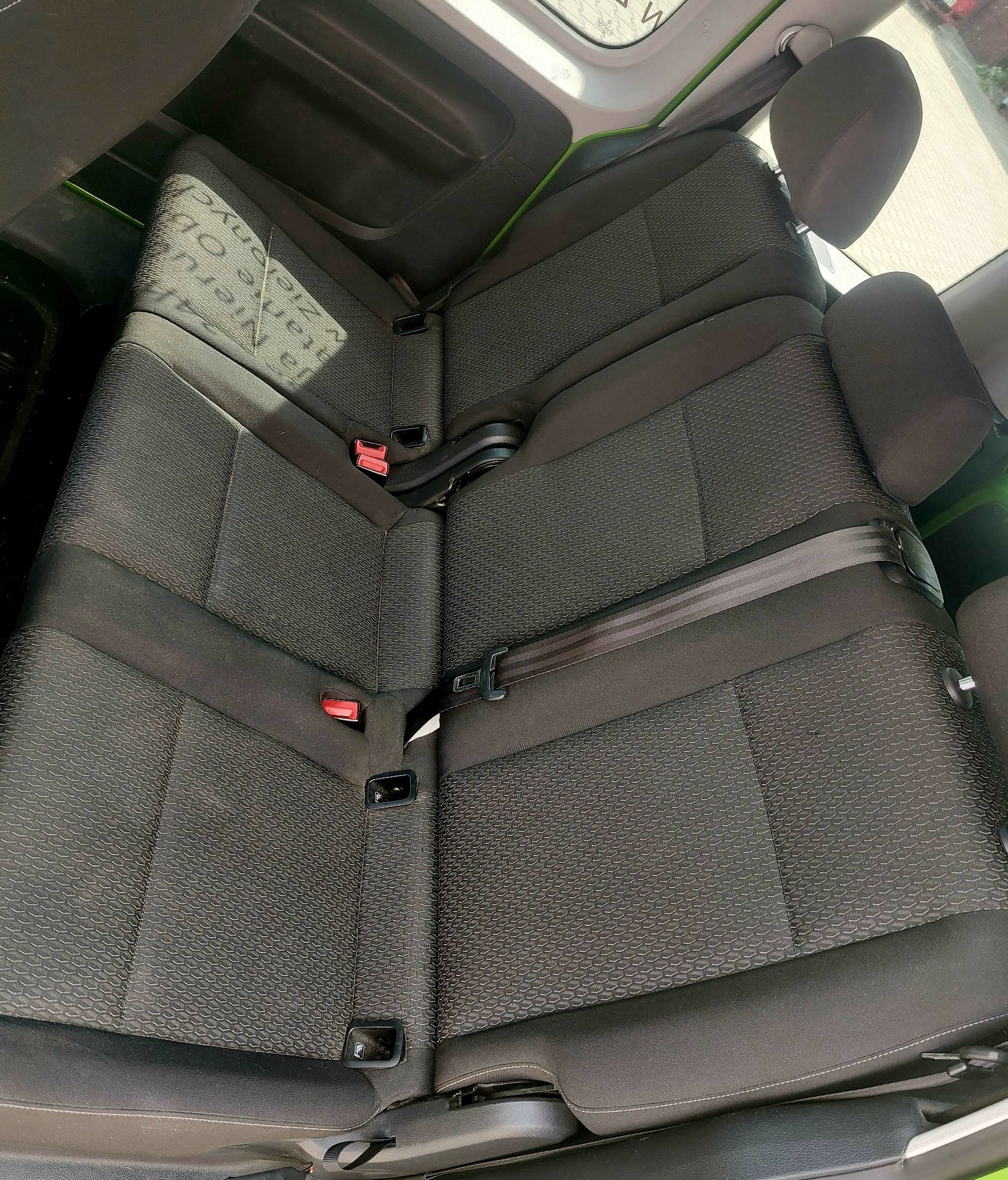 Volkswagen Caddy - wnętrze pojazdu tył