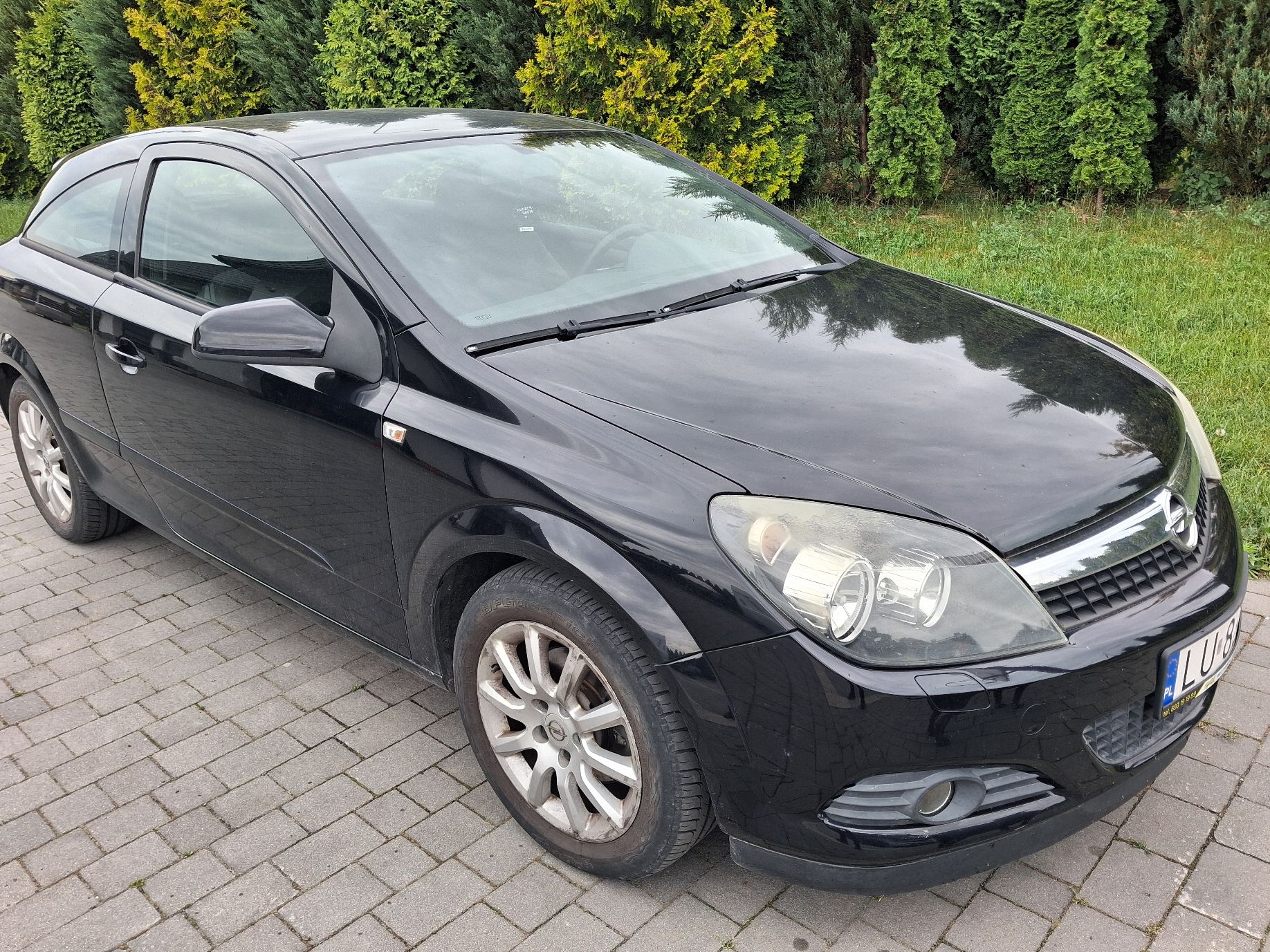 Opel Astra GTC 2009 - zdjęcie 2