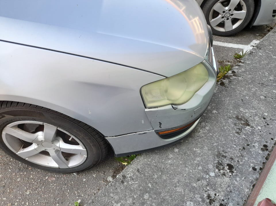 Volkswagen Passat - uszkodzenia zderzak