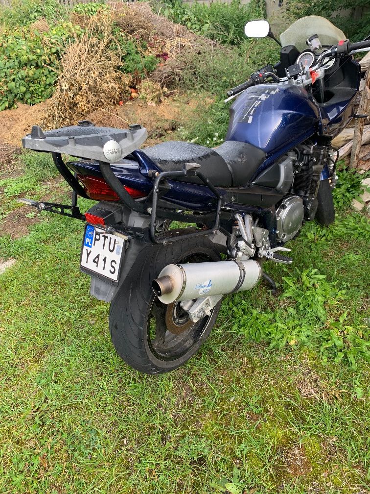 Suzuki GSF Bandit 1200, widoczna prawy tylna część motocykla