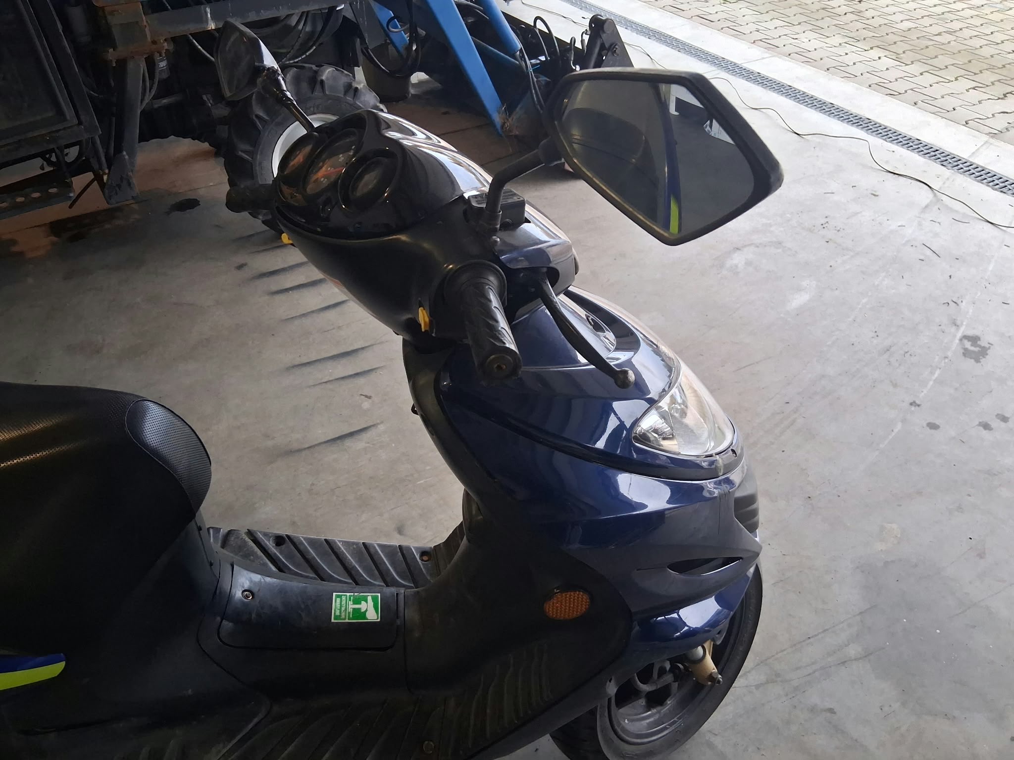 Motorower SUZUKI AY 50 - zdjęcie 5