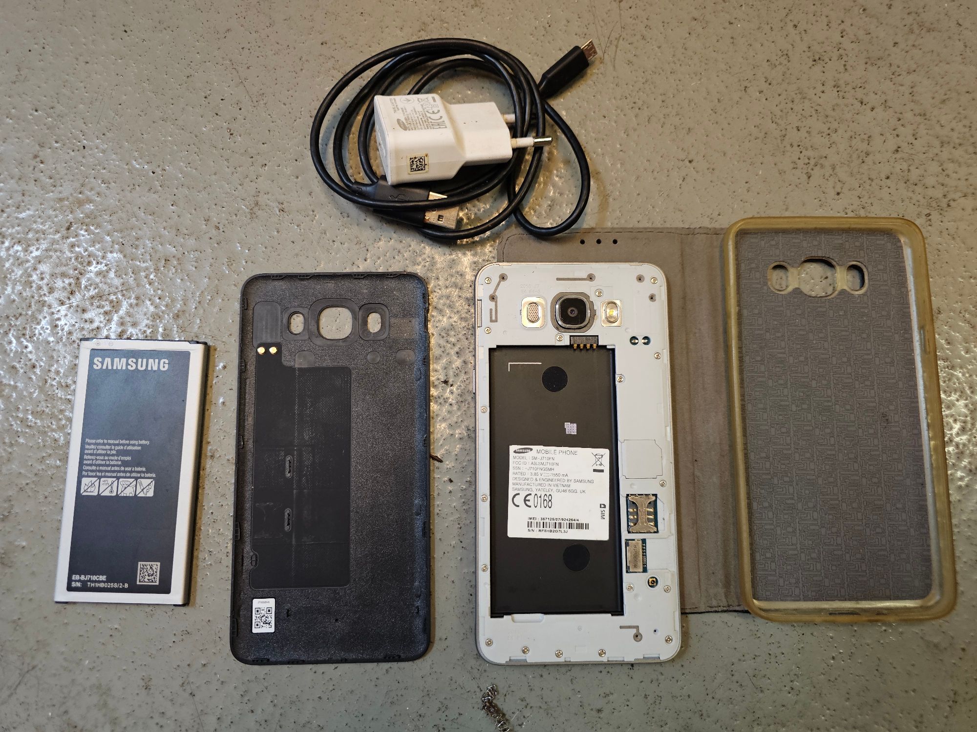 Telefon Samsung Galaxy J7 - zdjęcie 4