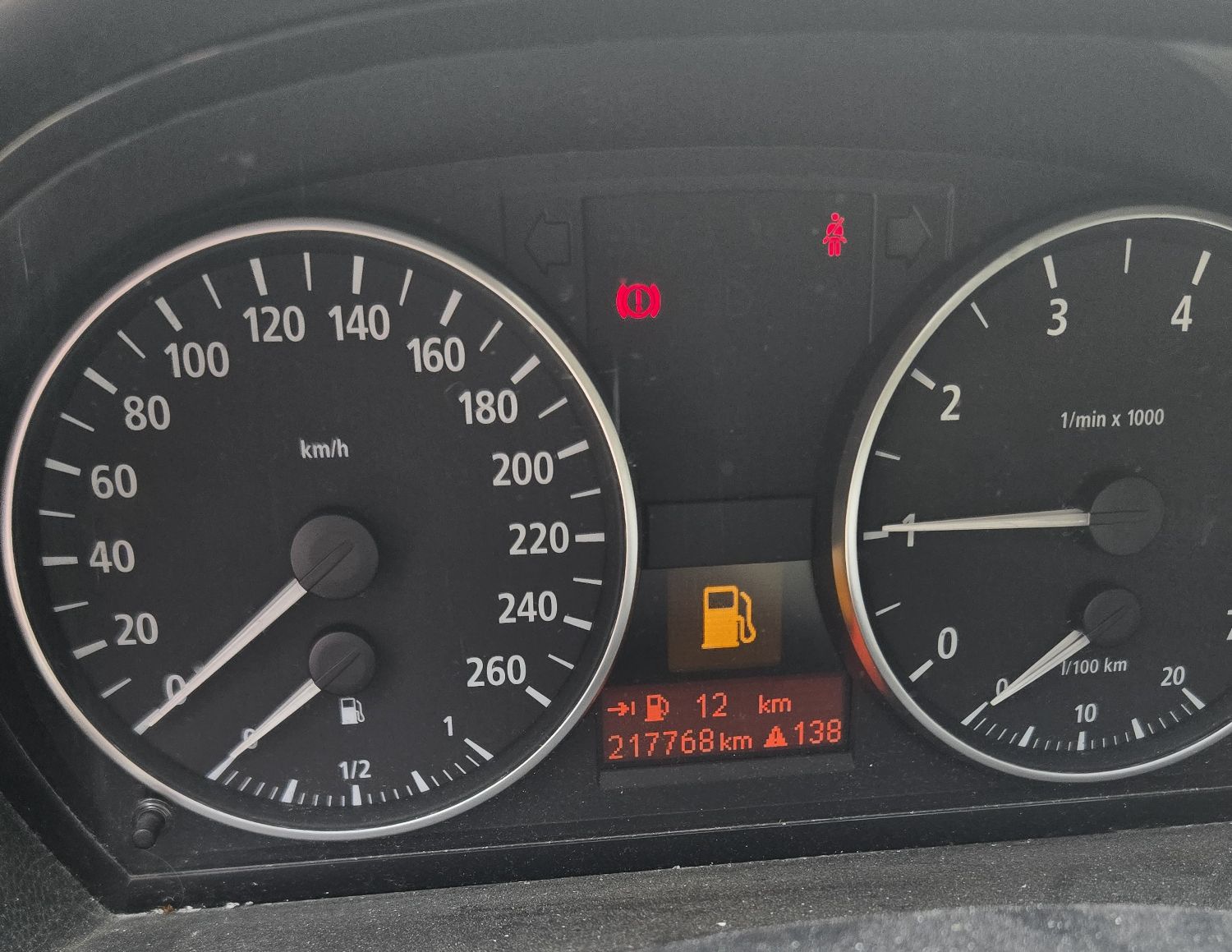 Zdjęcie wnętrza pojazdu.