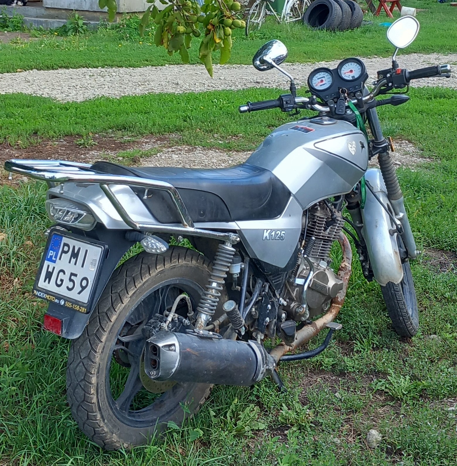 Motocykl z boku
