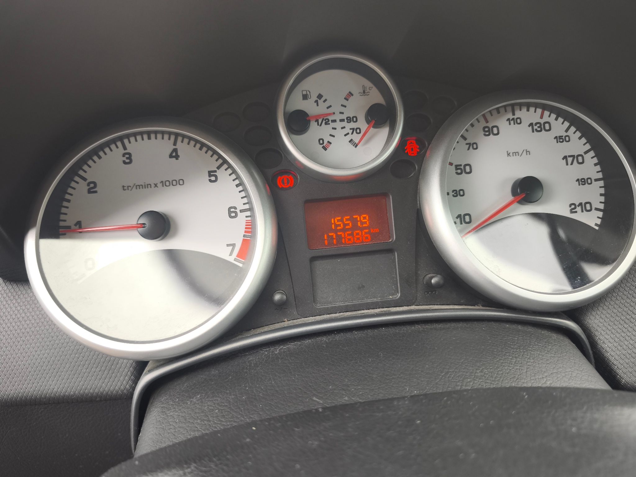 Peugeot 207 - zdjęcie 4