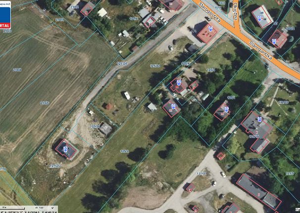 zdjęcie satelitarne budynku z granicami działek
