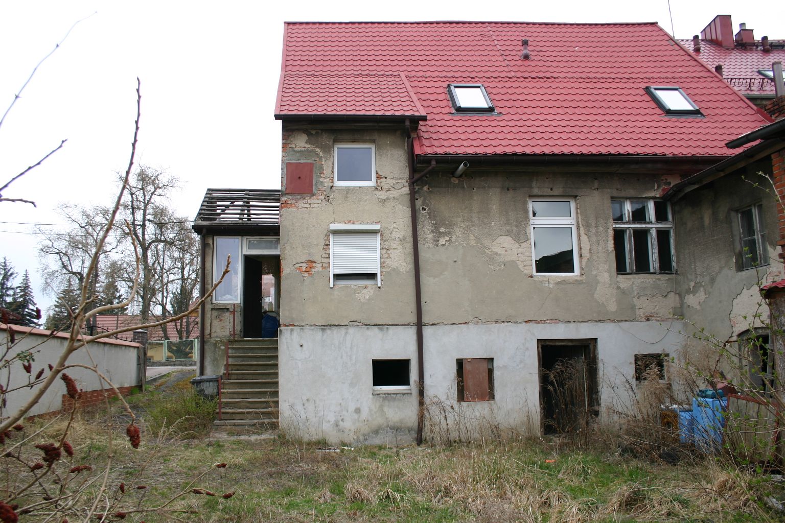 BUDYNEK MIESZKALNY NR 15 OD STRONY PODWÓRKA