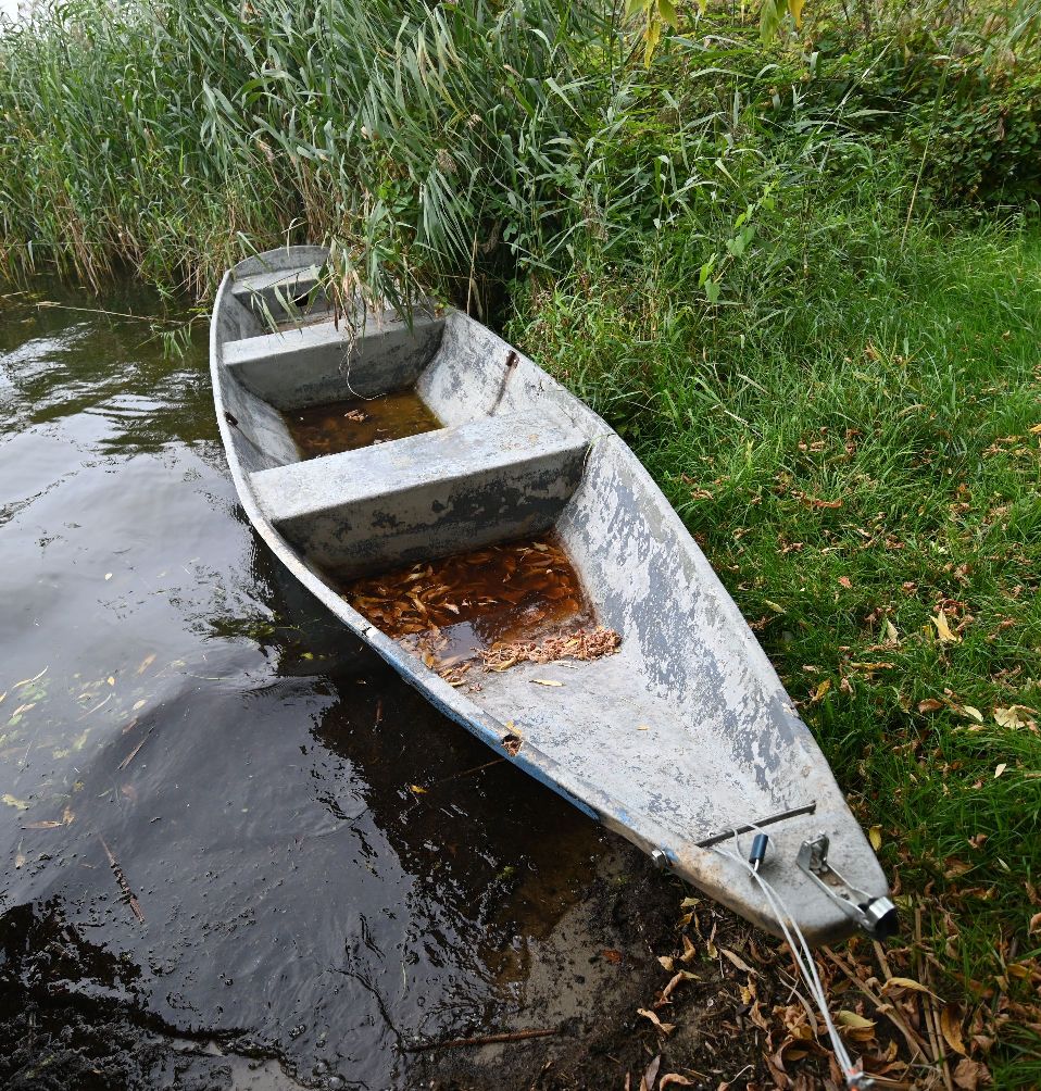 Łódka plastikowa - zdjęcie 1