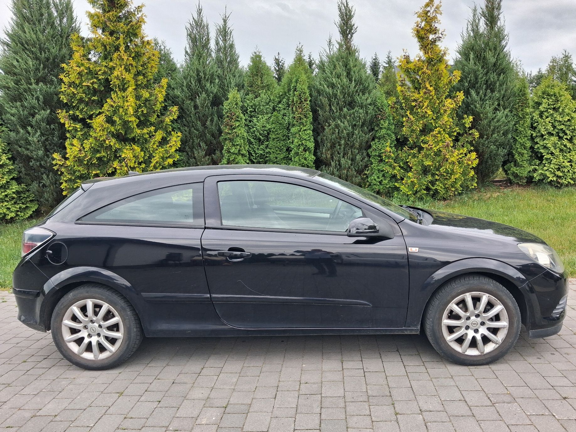 Opel Astra GTC 2009 - zdjęcie 6