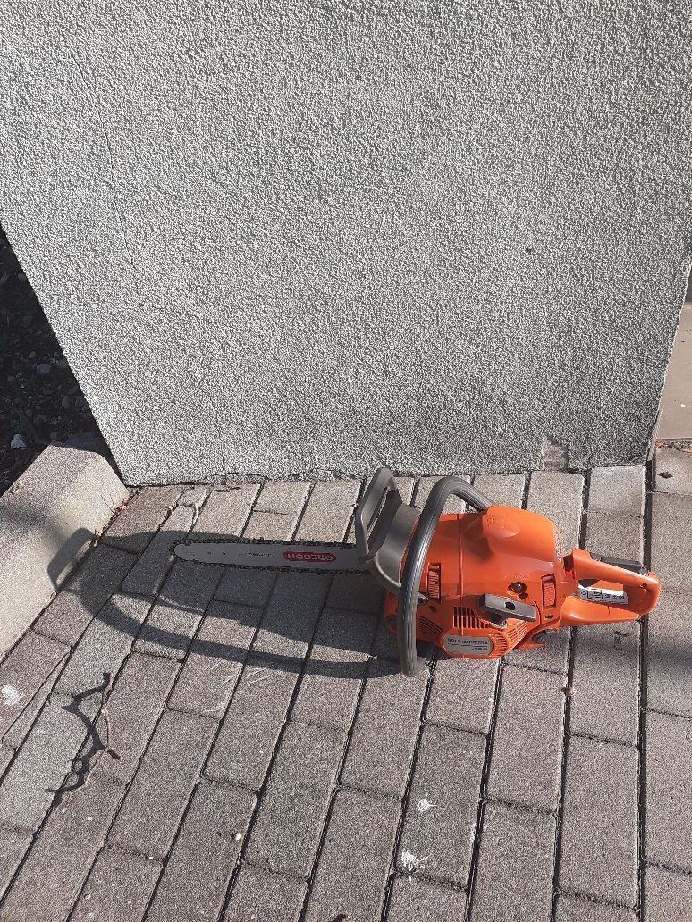 Piła spalinowa z prowadnicą - zdjęcie 1