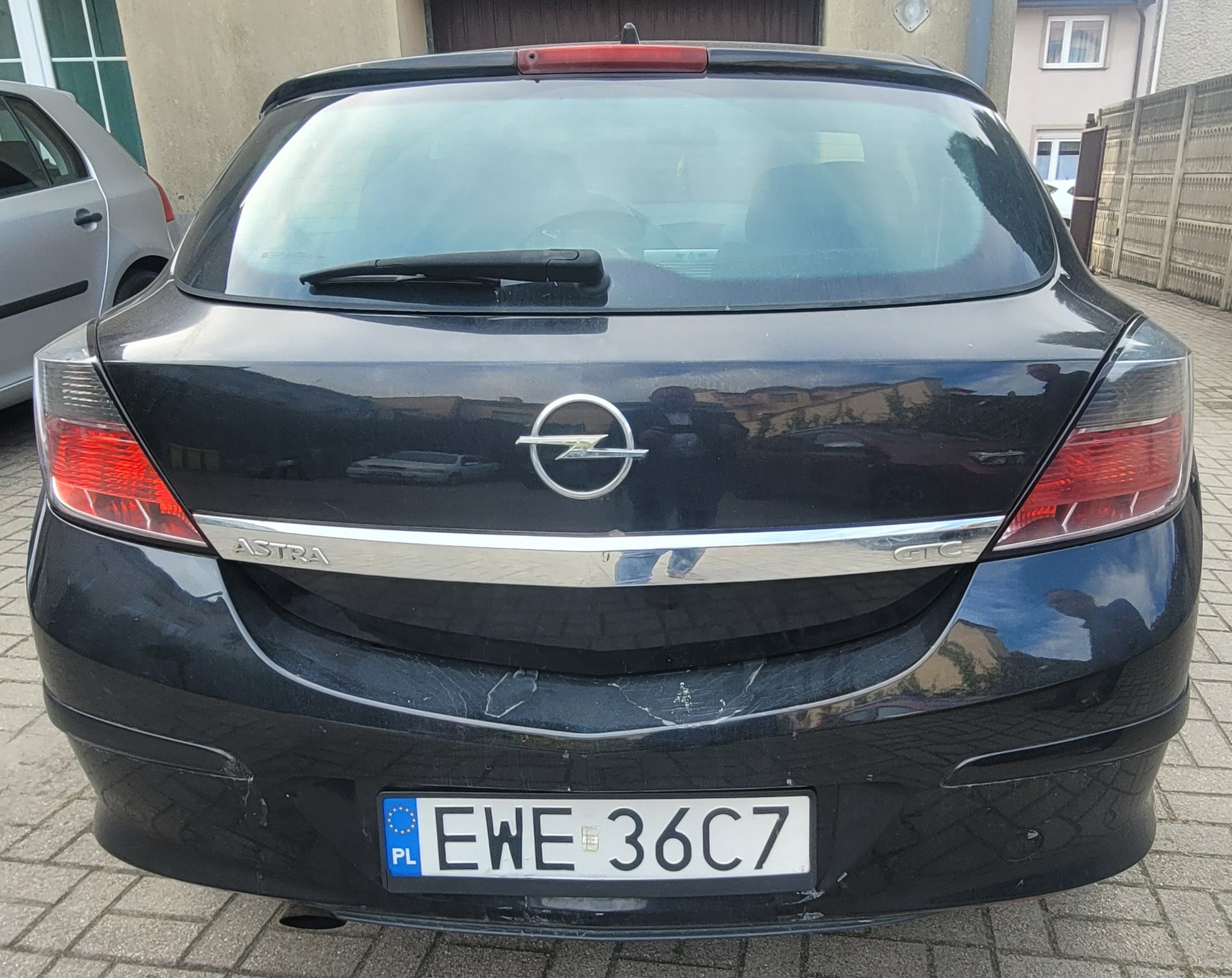 Opel Astra GTC Coupe - widok przód