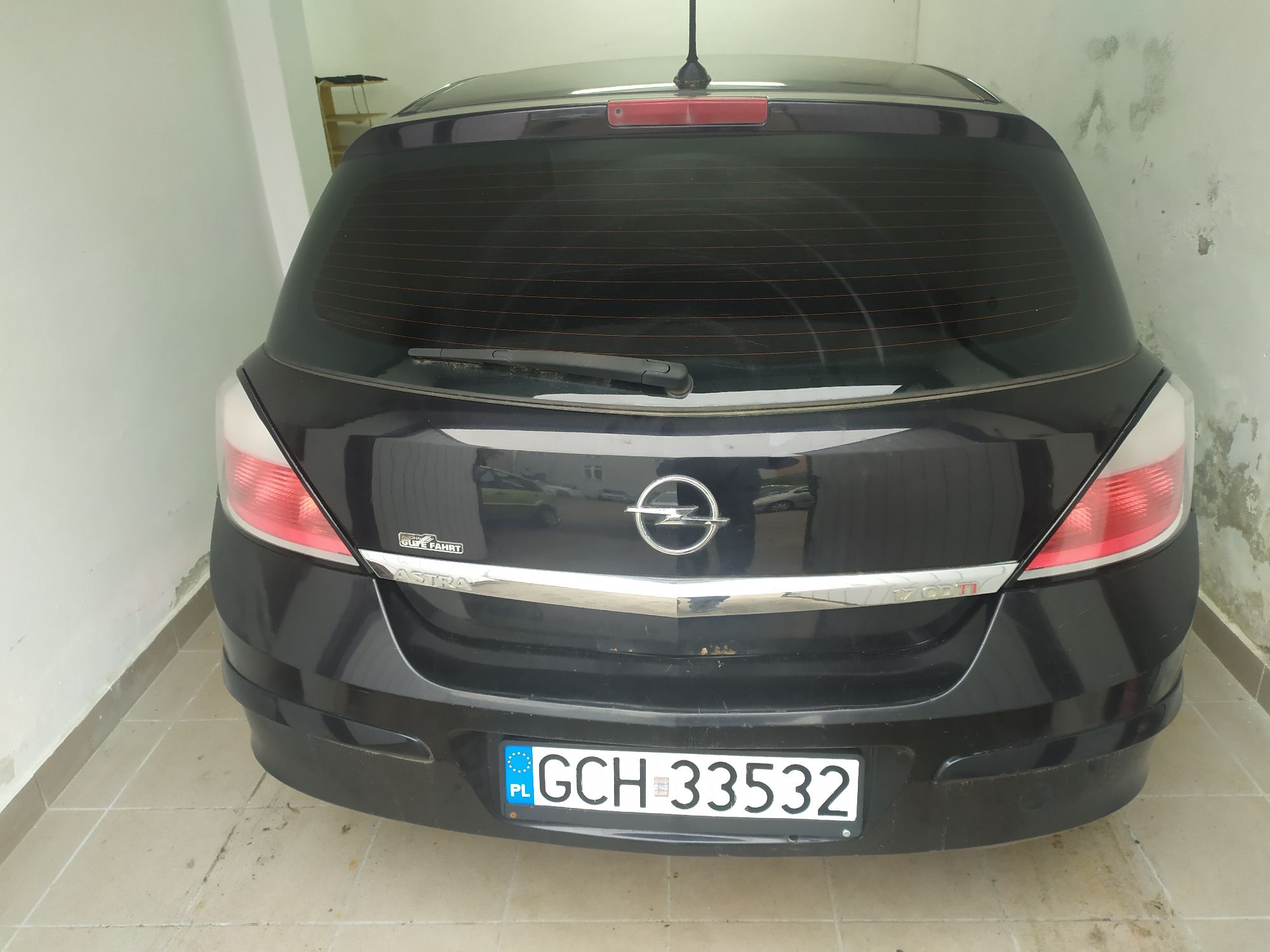Opel Astra Tył pojazdu