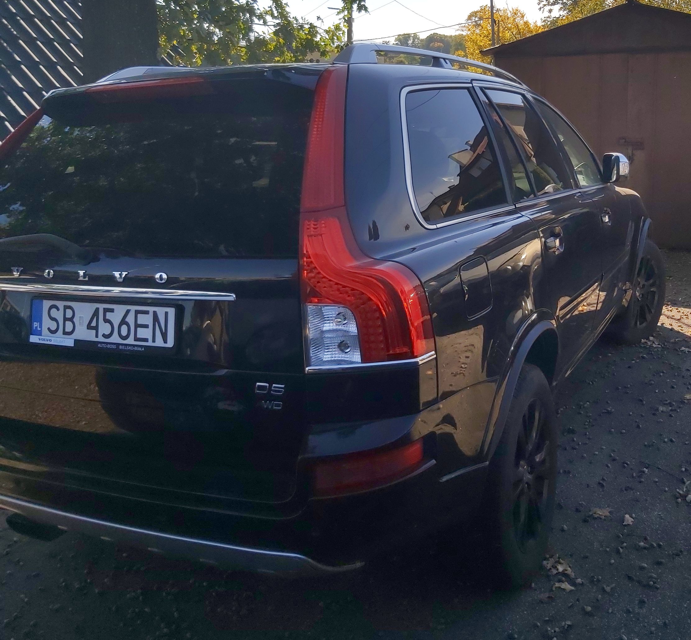 tył samochodu volvo 