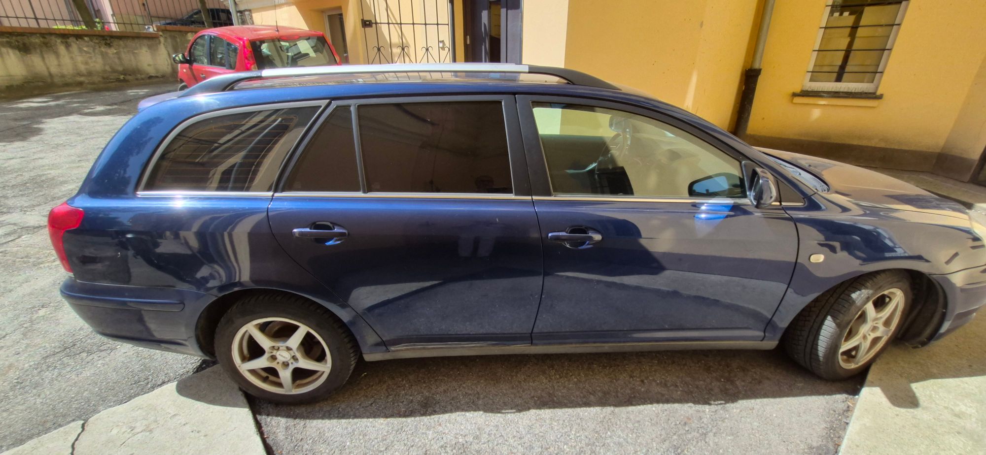 Toyota Avensis 2004 - zdjęcie 11