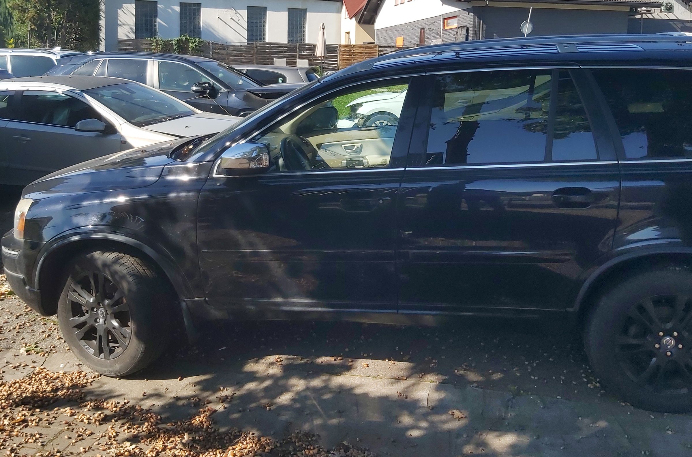 bok samochodu volvo 