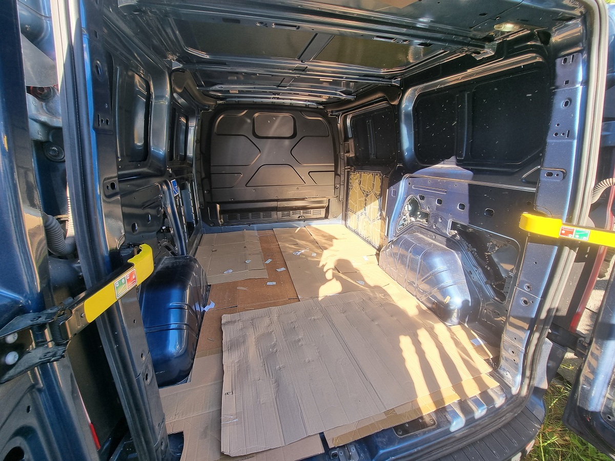Ford Transit Custom - paka