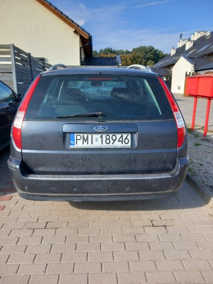 Samochód z tyłu