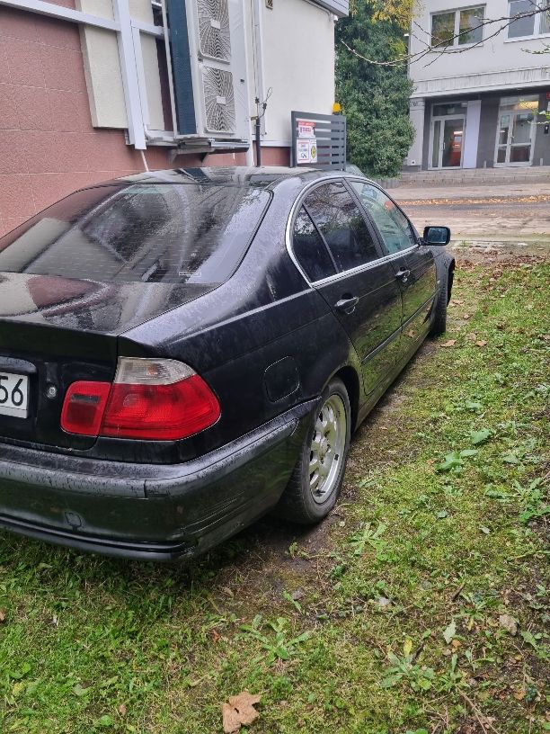 BMW 323 I - zdjęcie 7