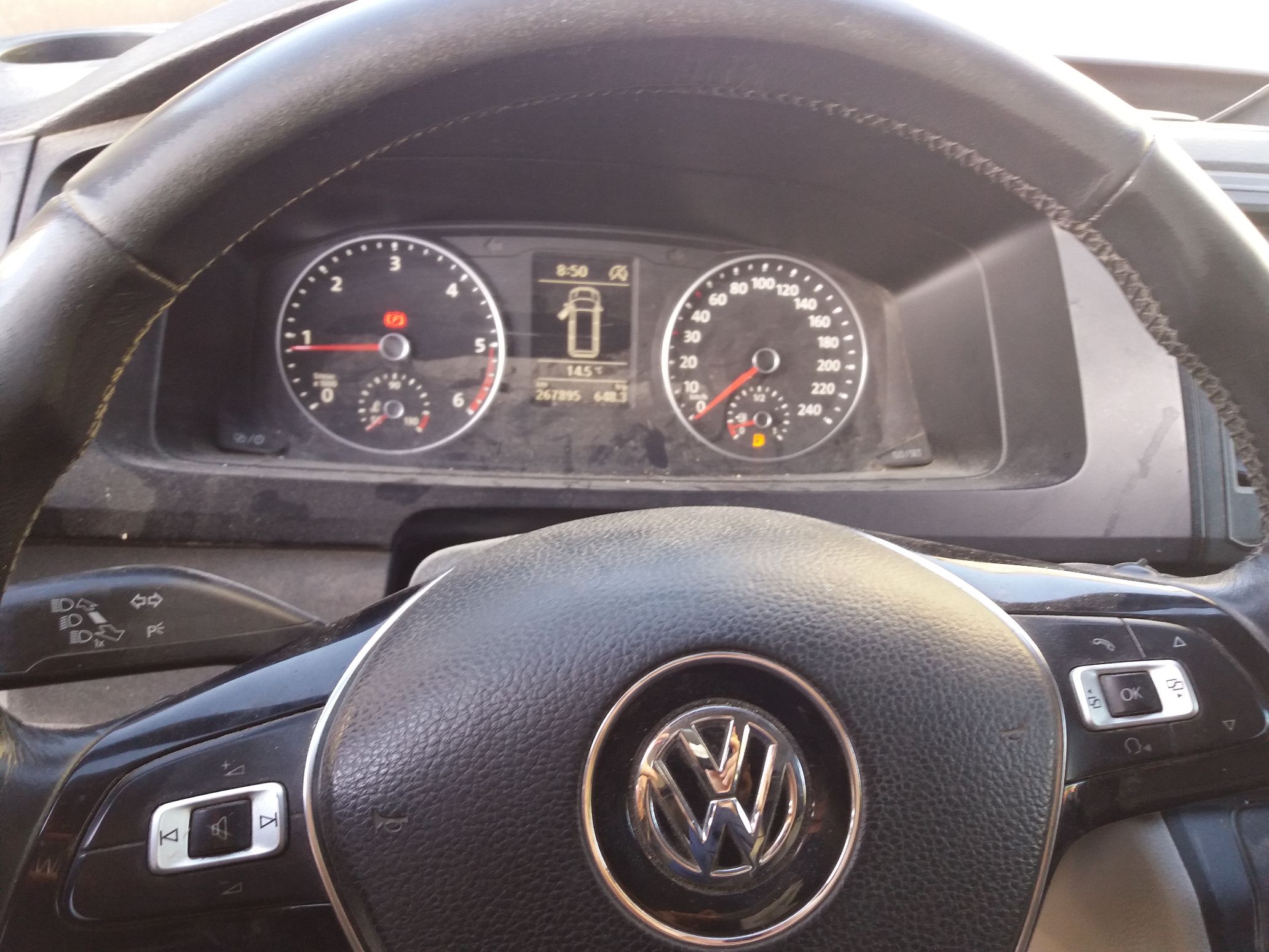 Volkswagen Transporter widok kierownica i zegary
