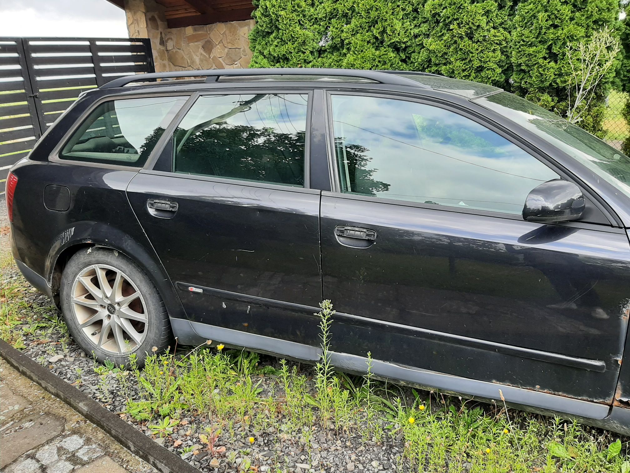 Prawy bok Audi A4