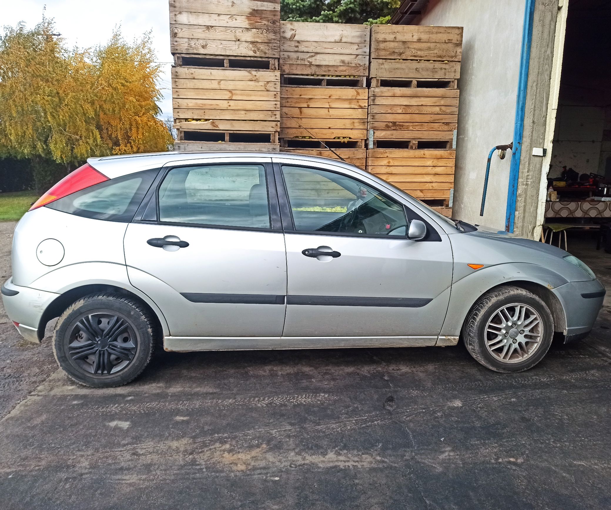 Ford Focus 2004 - zdjęcie 2