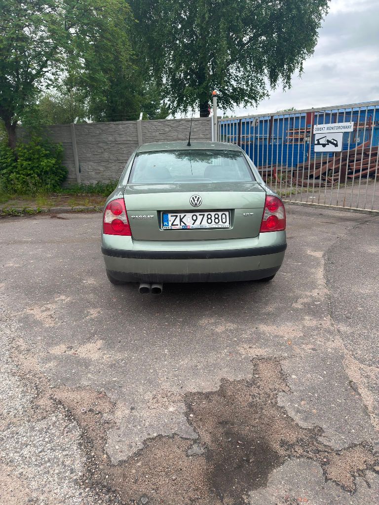 Volkswagen Passat 2003 - zdjęcie 2