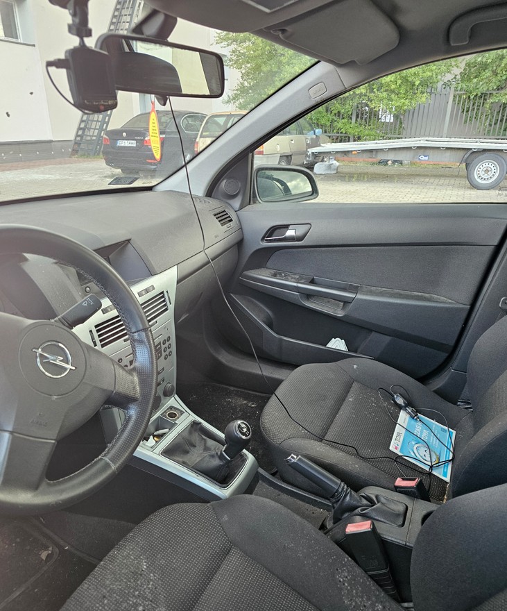 Opel Astra 2009 - zdjęcie 7