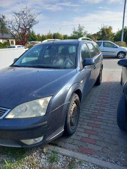 Samochód z lewego boku