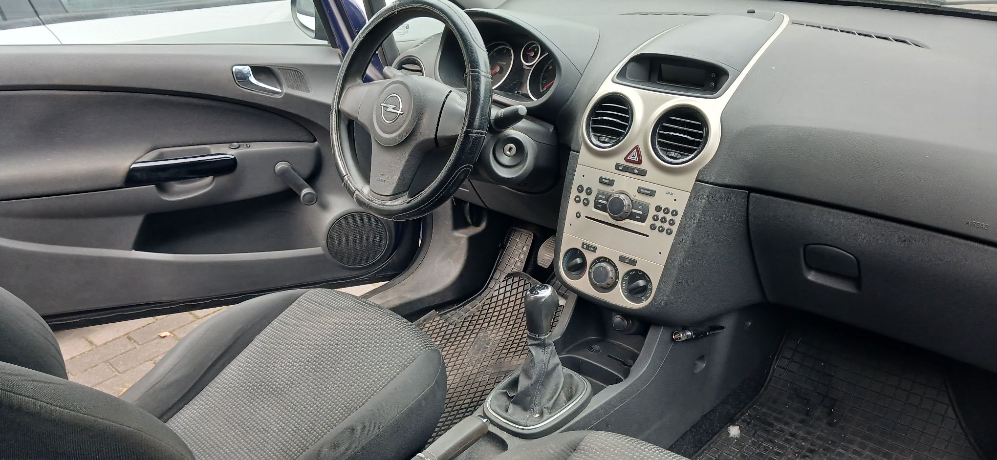 Opel Corsa - zdjęcie 3