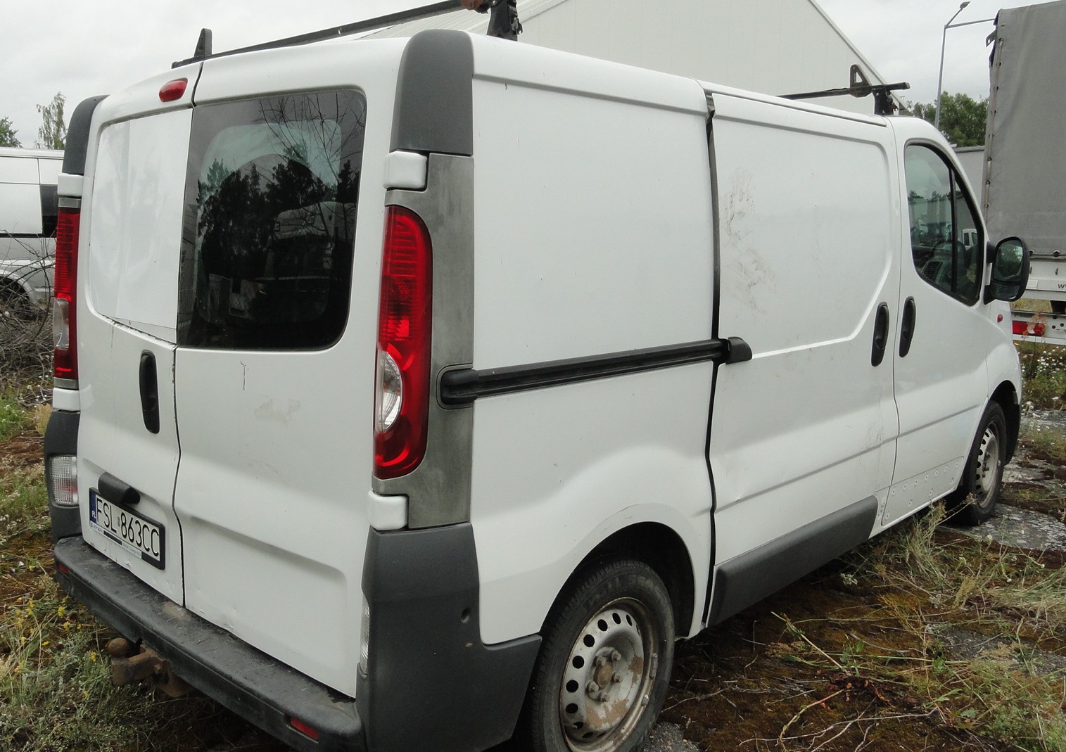 tył i prawy bok Opla Vivaro