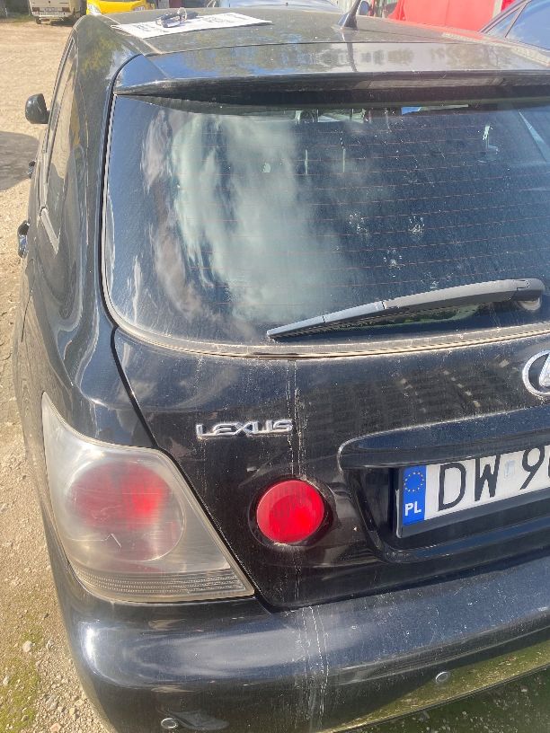 Lexus IS 300 2004 - zdjęcie 2