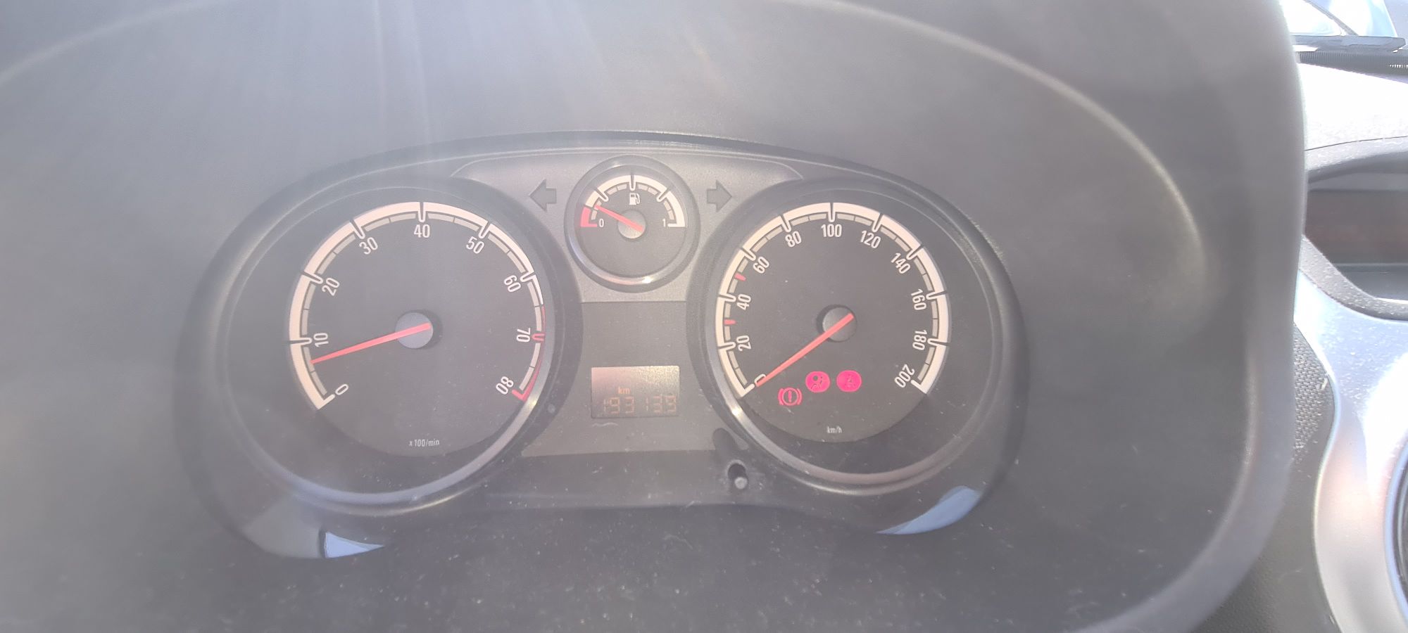 Opel Corsa 2014 - zdjęcie 1