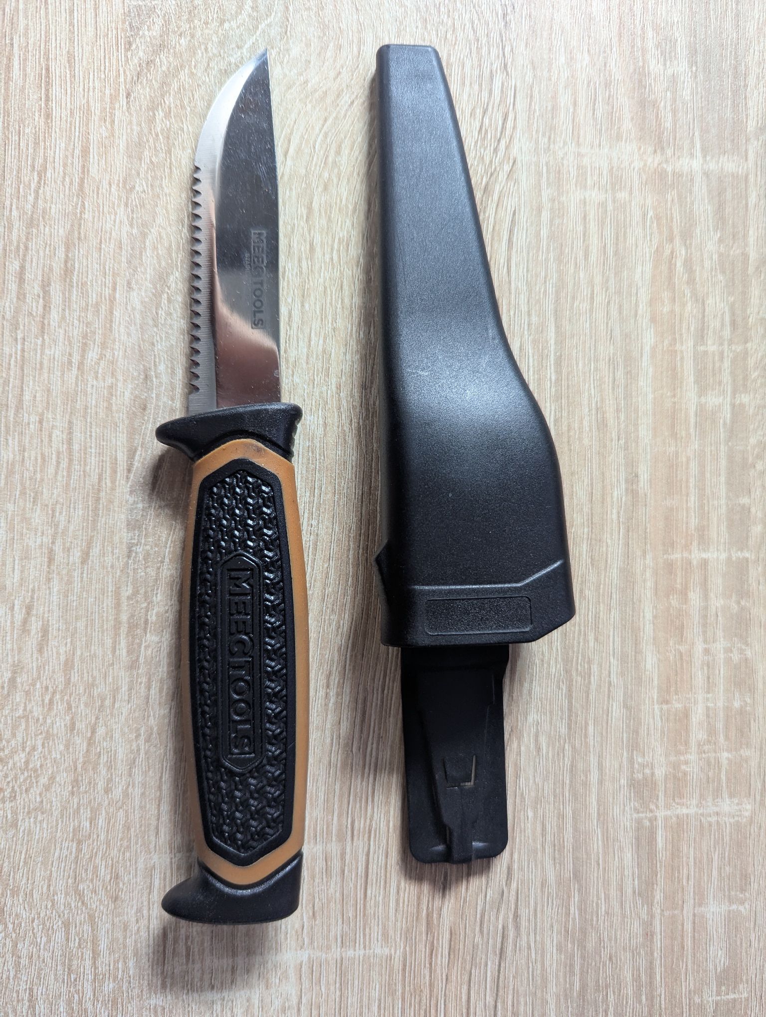 Nóż Meectools z etui