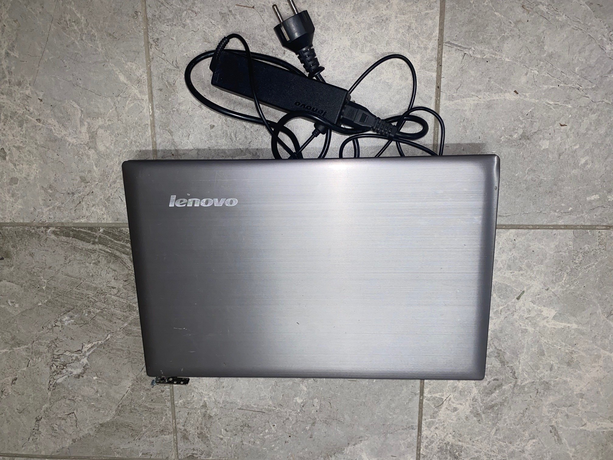 Laptop Lenovo - zdjęcie 1