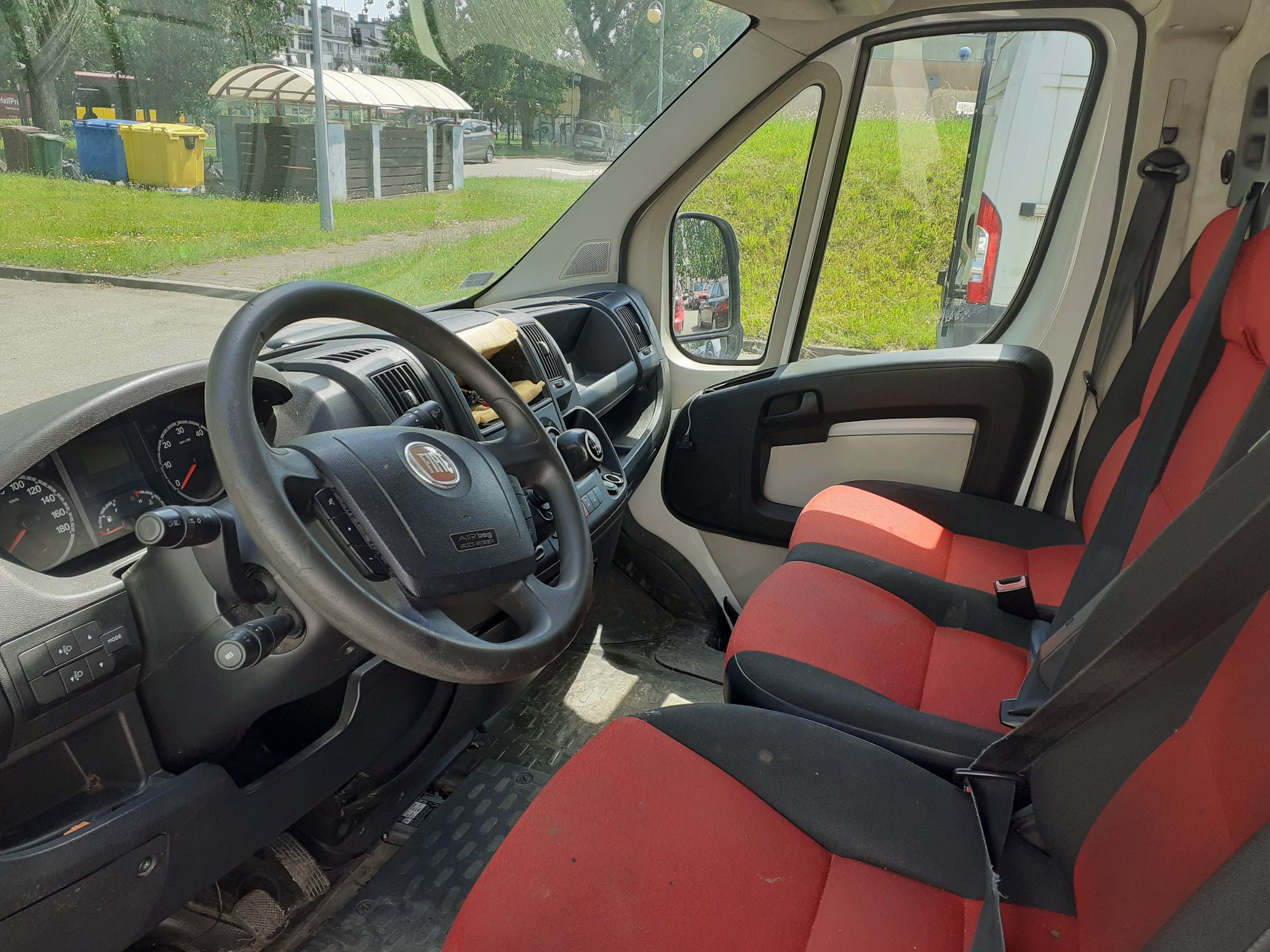 Fiat Ducato. Wnętrze samochodu.