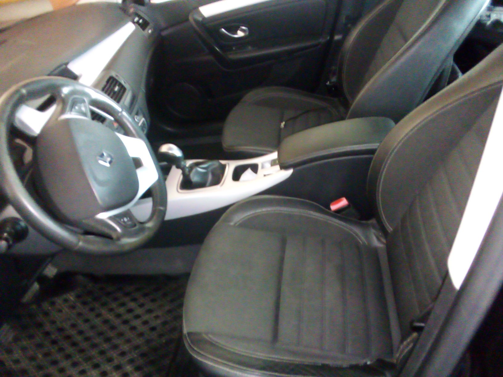 Renault Laguna - zdjęcie 6