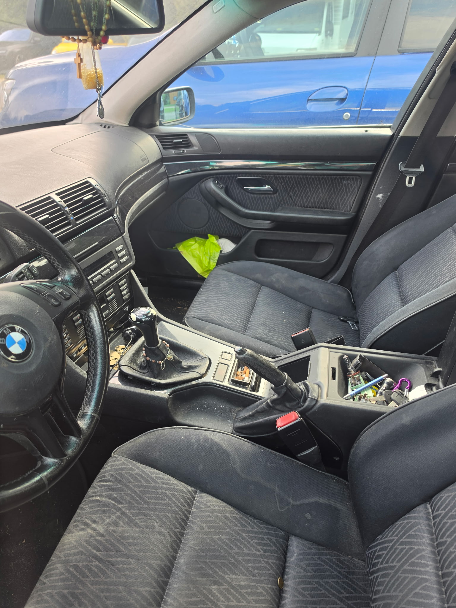 BMW 525D - wnętrze pojazdu