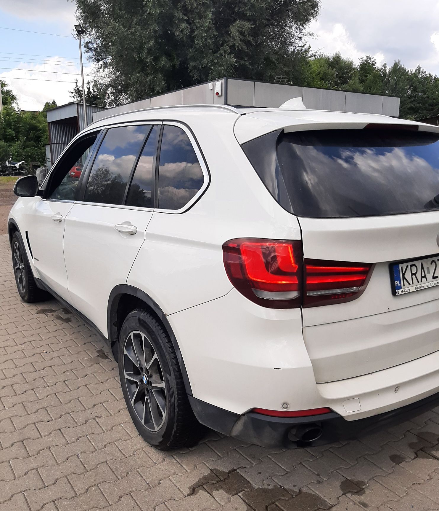 Lewy tył samochodu BMW X5