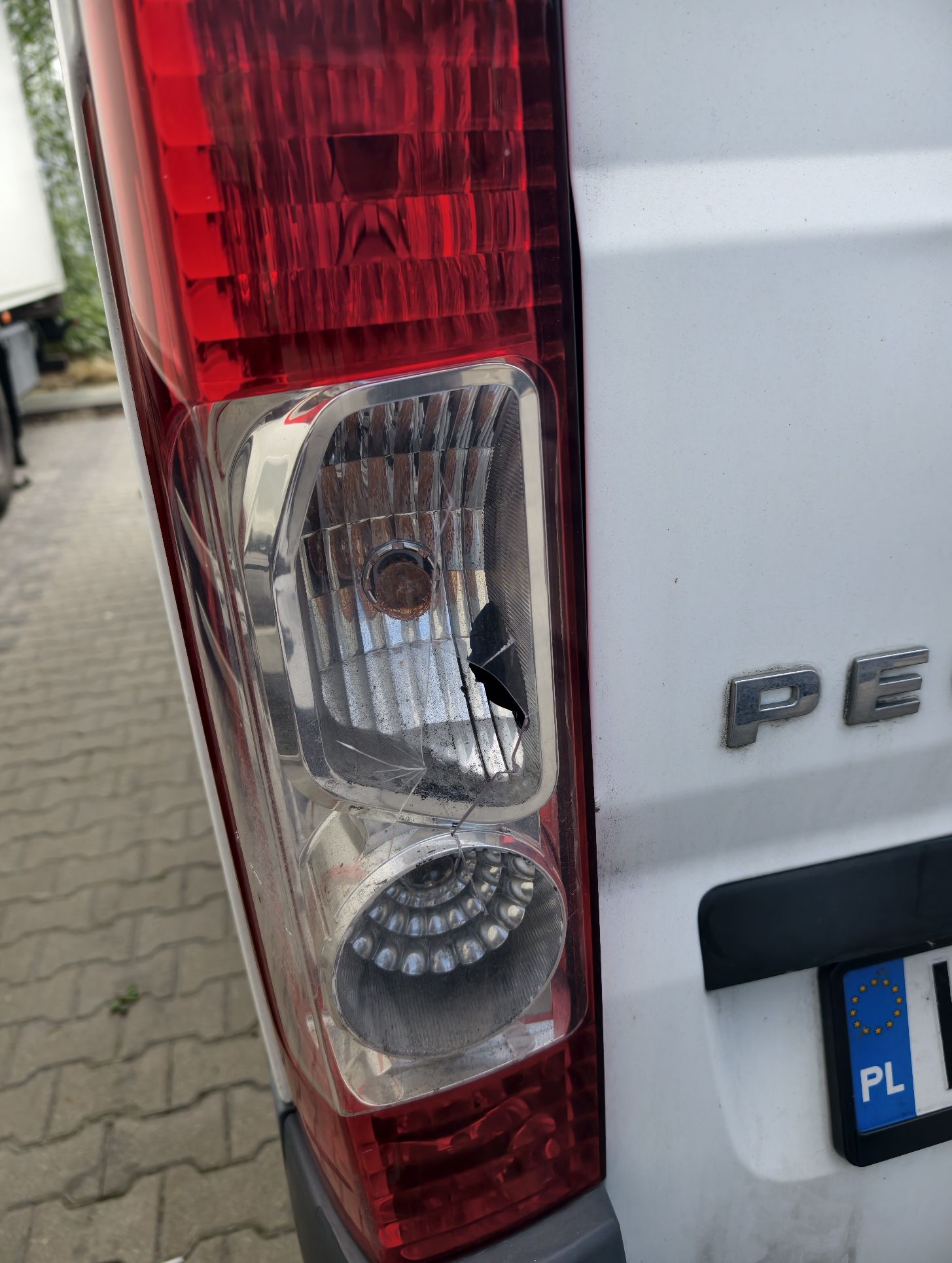 Peugeot Boxer - zdjęcie przedmiotu licytacji