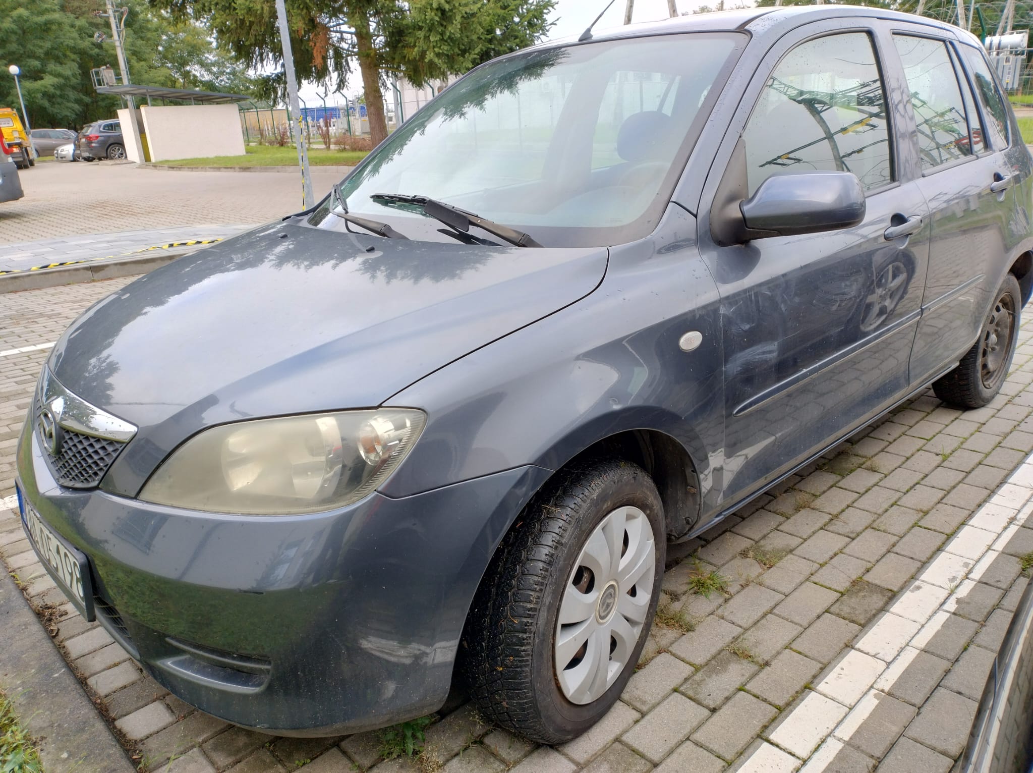 Widok pojazdu strona lewa