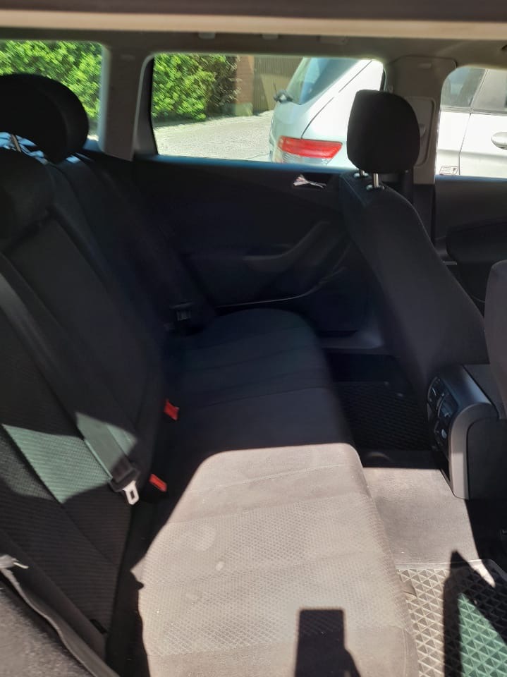 Volkswagen Passat - wnętrze tył