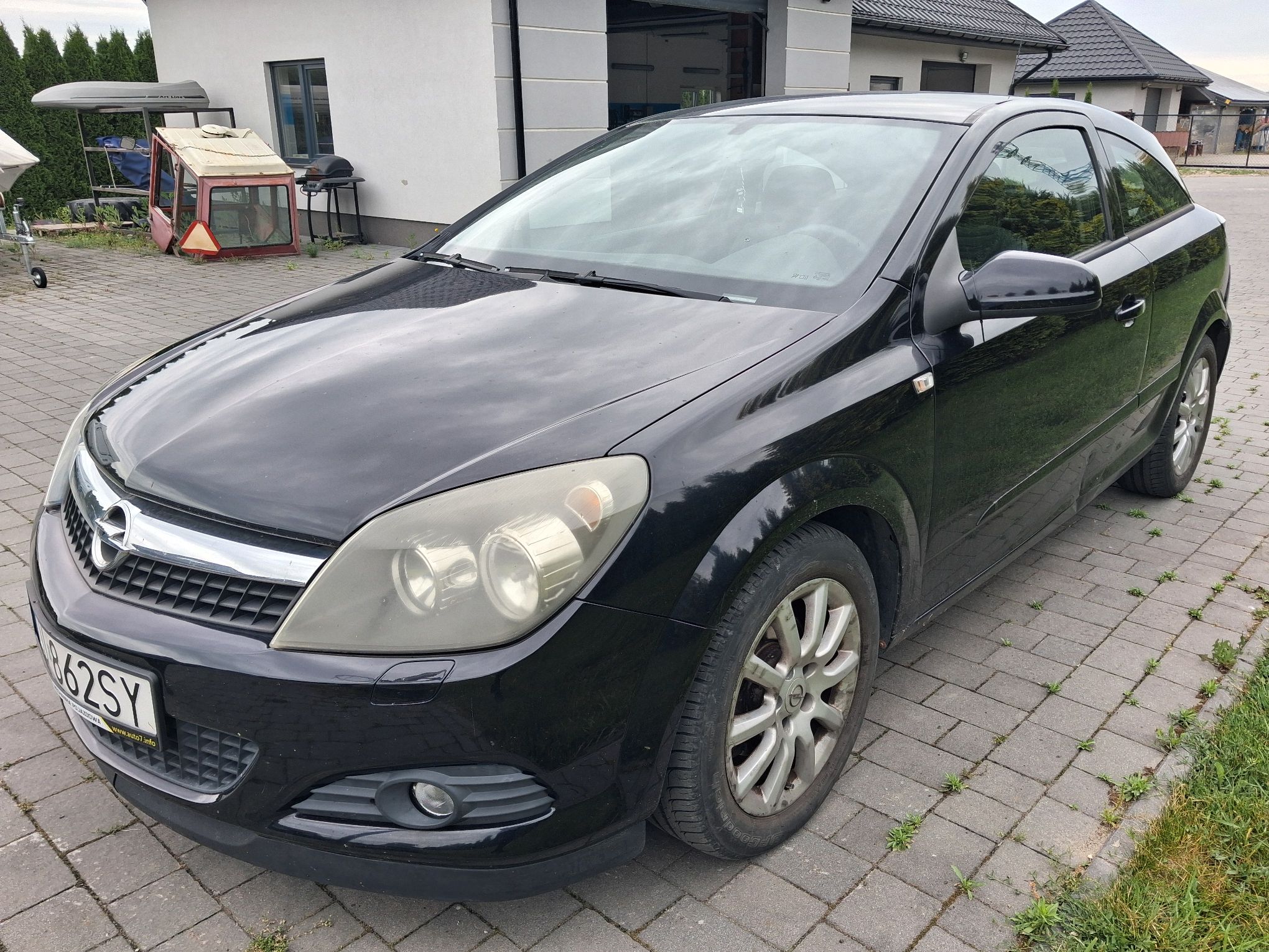 Opel Astra GTC 2009 - zdjęcie 1