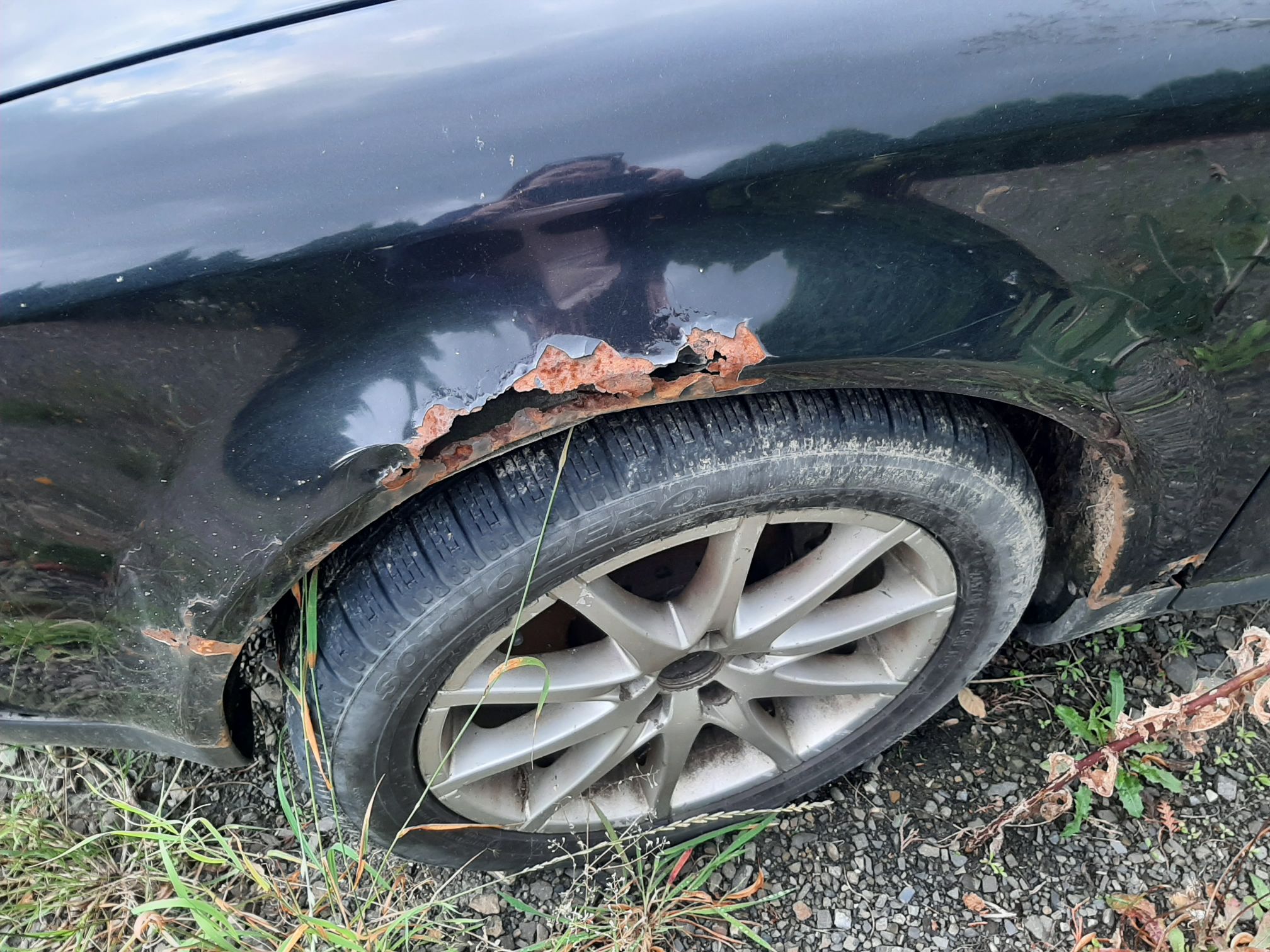 Nadkole Audi A4