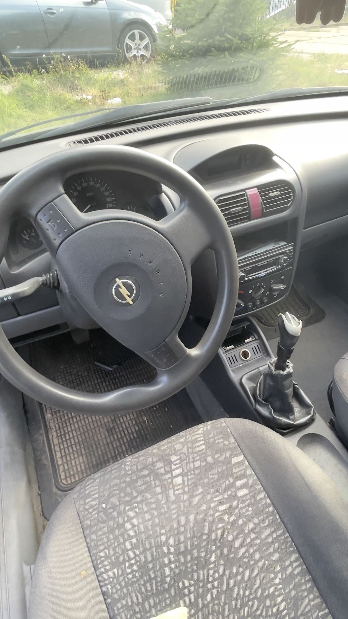 Deska rozdzielcza samochodu Opel Corsa
