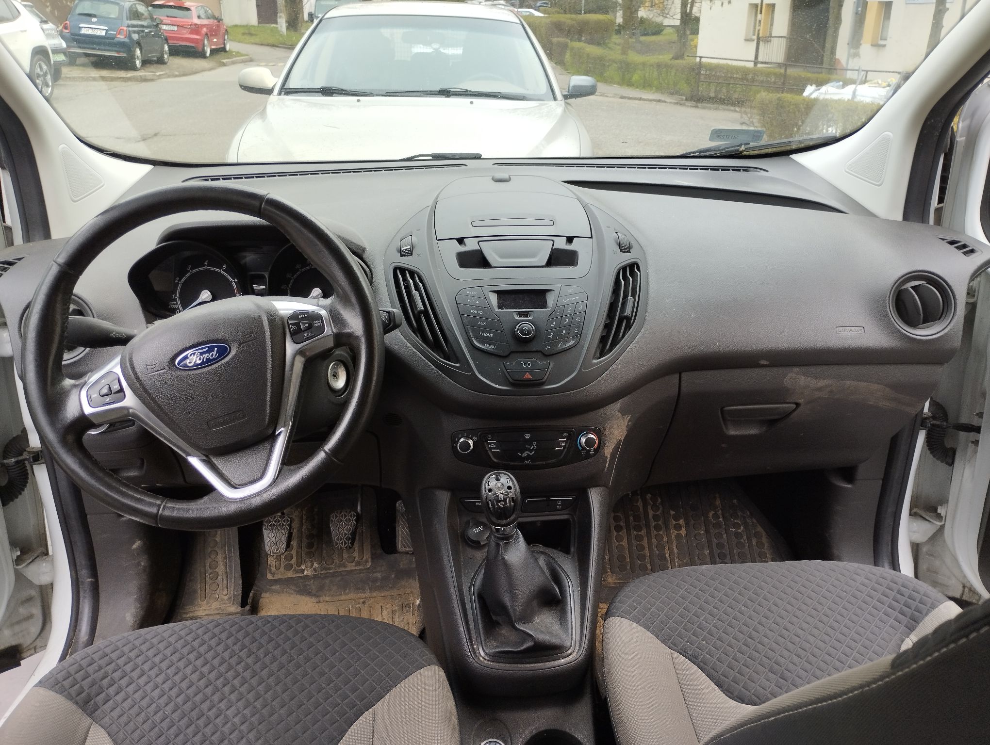Ford Tourneo Courier 2017 - zdjęcie 6