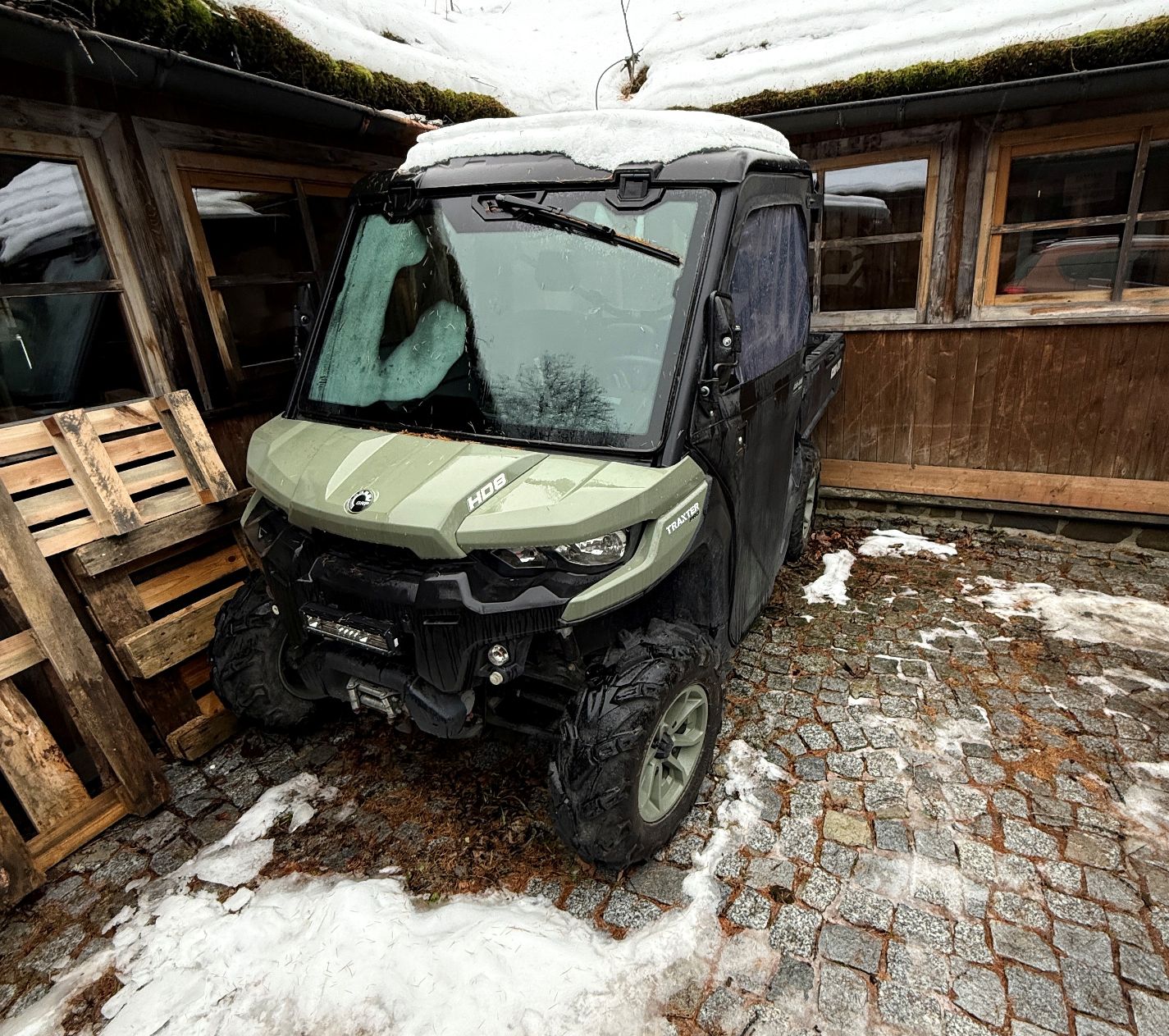 Quad BRP CAN-AM przód