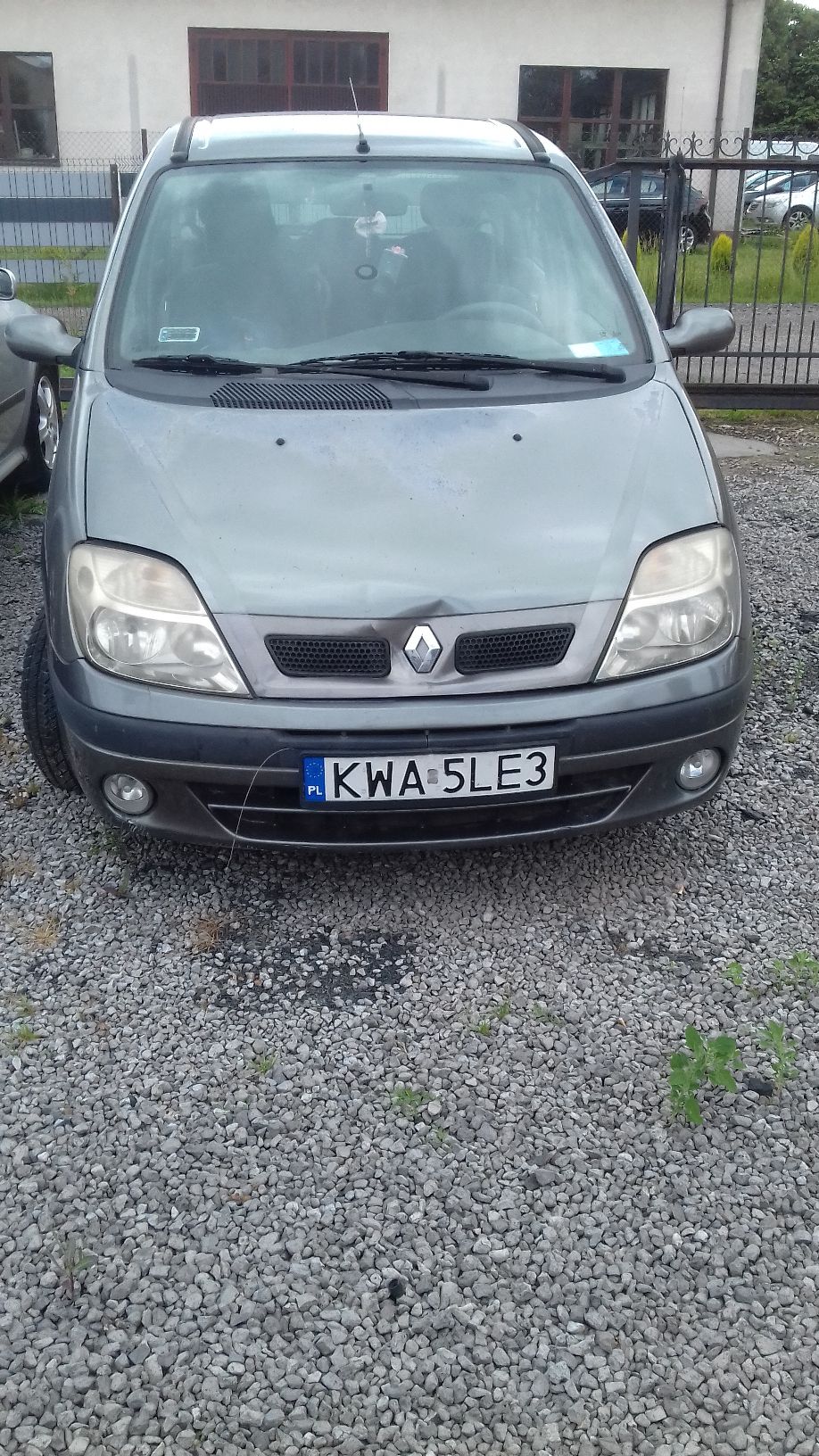 przód