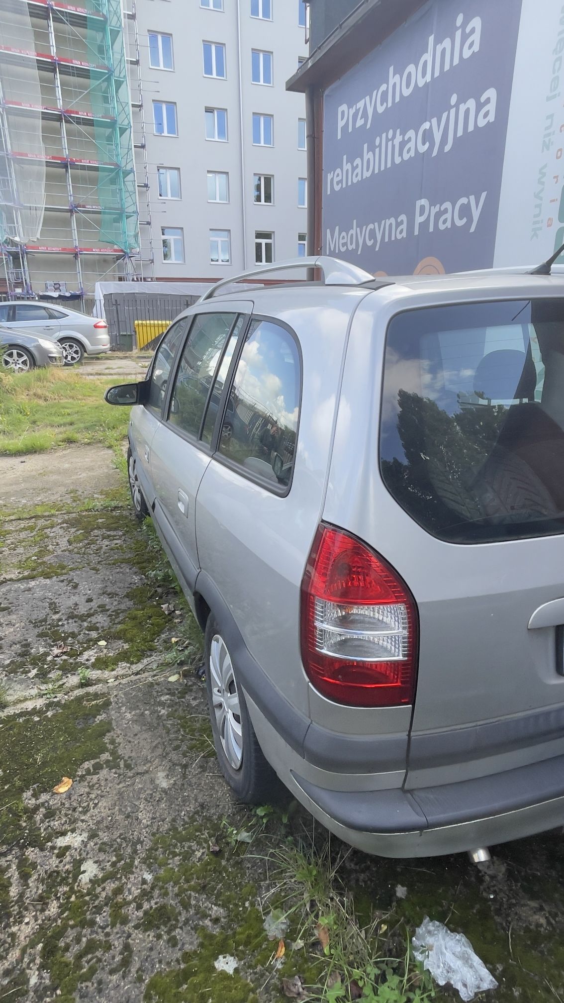 Tył samochodu Opel Zafira