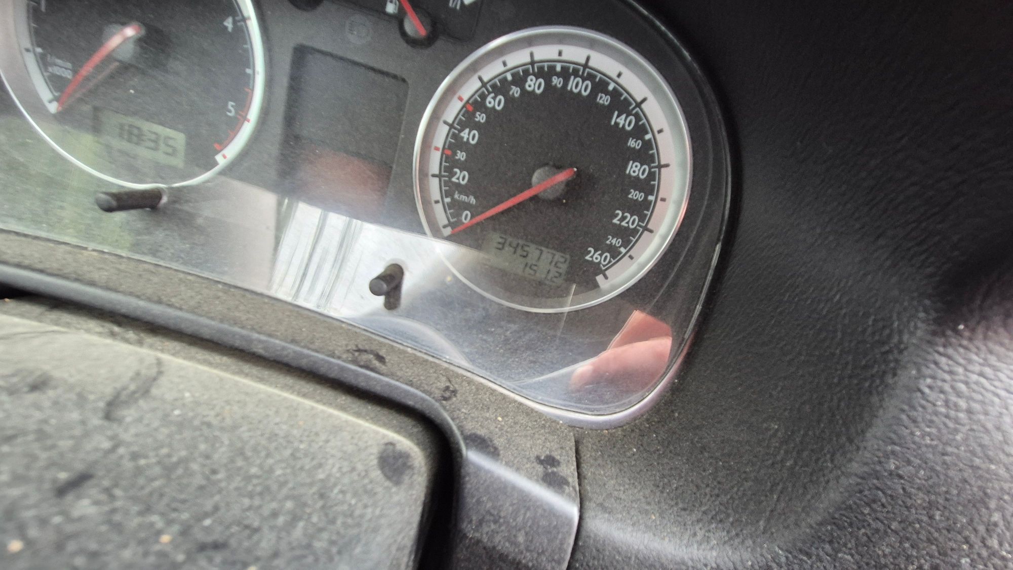 Stan licznika pojazdu Volkswagen Golf ze wskazaniem 345 772 km